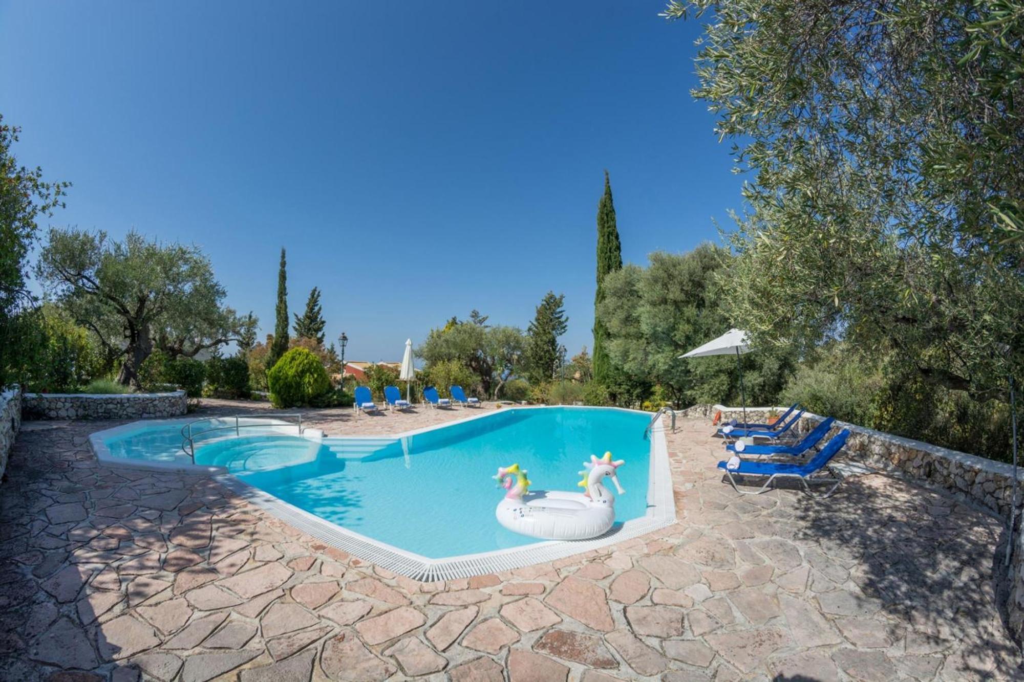 Agios Nikitas Villas Buitenkant foto