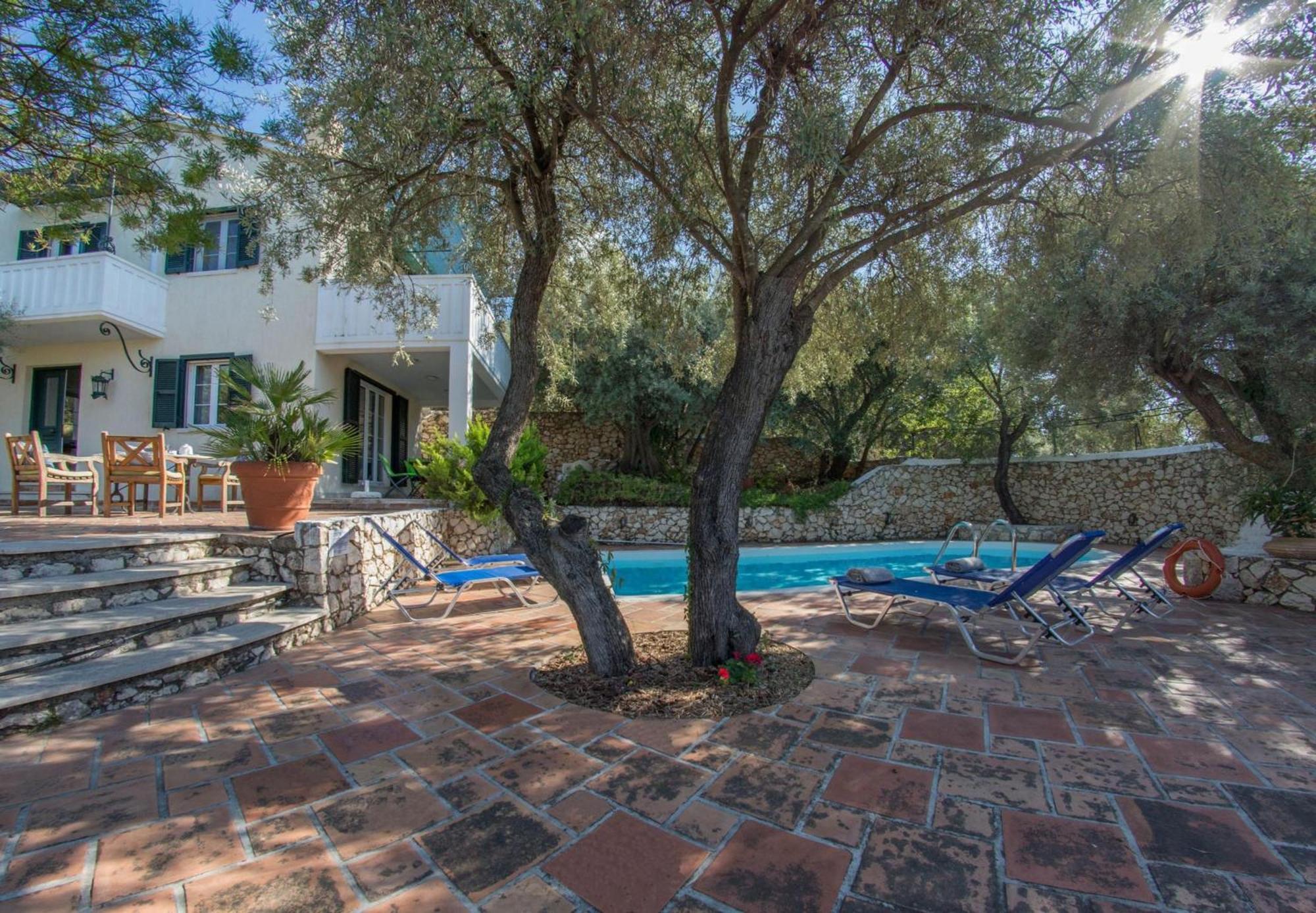 Agios Nikitas Villas Buitenkant foto